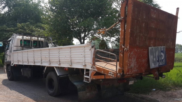 ขายรถ 6 ล้อกระบะบรรทุก HINO FD3H ยาว 6 เมตรมีหางไฮดรอลิค