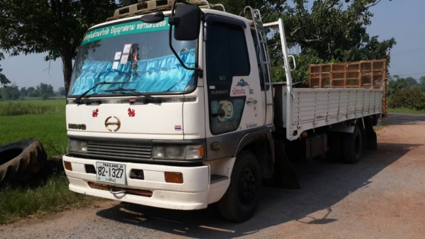 ขายรถ 6 ล้อกระบะบรรทุก HINO FD3H ยาว 6 เมตรมีหางไฮดรอลิค