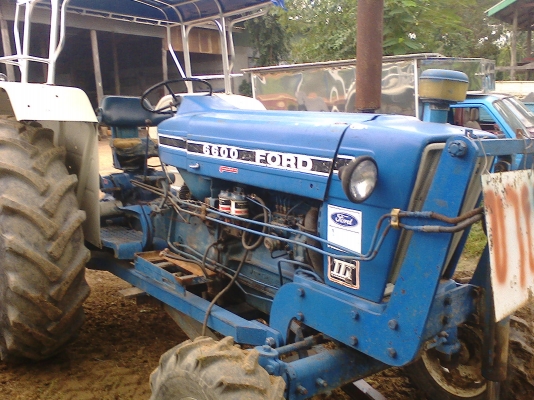 ขายรถไถFORD  รุ่น6600  T3  มีทะเบียนพร้อมโอนสนใจ0871684611