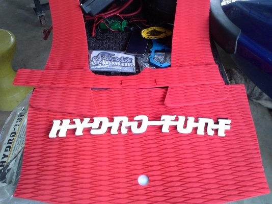 แผ่นพื้น hydro turf