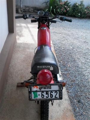 ขาย Zusuki TS100 รถเดิมเครื่องดีอะไหล่ครบแห้งๆไม่มีเล่มออกใบซื้อขายให้ครับ ขาย 6900 บาท ขาย Zusuki TS100 รถเดิมเครื่องดีอะไหล่ครบแห้งๆไม่มีเล่มออกใบซื้อขายให้ครับ ขาย 6900 บาท