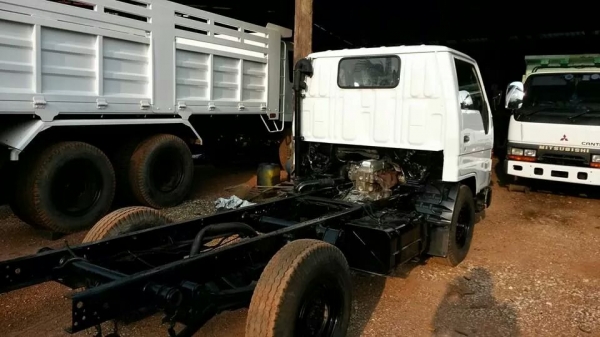 ขายสี่ล้อกลาง dyna bu101 115 แรง รถราชการ ใช้งานมาน้อย เลขไมล์ 45,000 โล