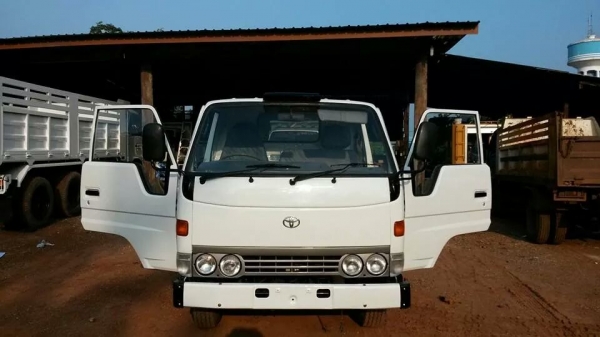 ขายสี่ล้อกลาง dyna bu101 115 แรง รถราชการ ใช้งานมาน้อย เลขไมล์ 45,000 โล