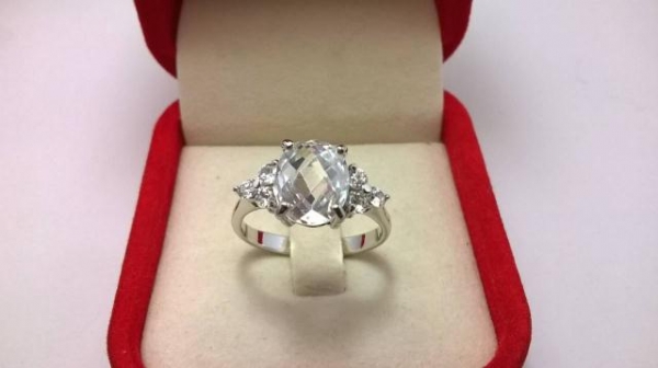 แหวนเงินหญิงพลอย CZ