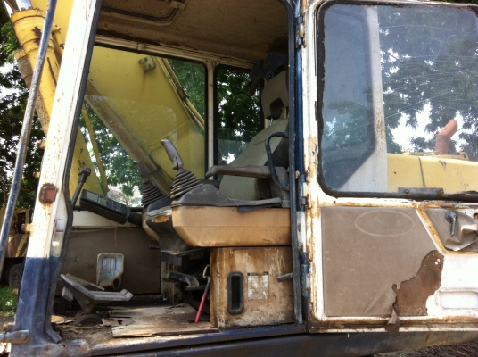 ขายรถแบคโฮ KOMATSU PC-200-5 ซีเรียล.70232 ไฟฟ้าเต็ม เอกสารอิมวอย ราคา 850000 ต่อรอง ขายรถแบคโฮ KOMATSU PC-200-5 ซีเรียล.70232 ไฟฟ้าเต็ม เอกสารอิมวอย ราคา 850000 ต่อรอง