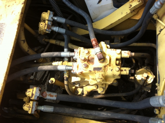 ขายรถแบคโฮ KOMATSU PC-200-5 ซีเรียล.70232 ไฟฟ้าเต็ม เอกสารอิมวอย ราคา 850000 ต่อรอง ขายรถแบคโฮ KOMATSU PC-200-5 ซีเรียล.70232 ไฟฟ้าเต็ม เอกสารอิมวอย ราคา 850000 ต่อรอง