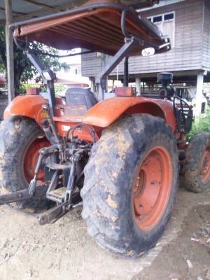 ขายรถไถ M7040 เครื่อง 70 แรง 2 เพลา ไมล์ชั่วโมง 7,xxx เอกสารเล่มทะเบียน ใบมีดดันหน้า+ผาน 3