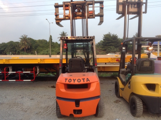 ขายรถยก TOYOTA 3ตัน รุ่น 7FG30 เก่านอก งายกสไลด์ 2 ข้าง เร็ว แรง ขายรถยก TOYOTA 3ตัน รุ่น 7FG30 เก่านอก งายกสไลด์ 2 ข้าง เร็ว แรง