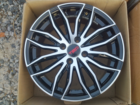 ขายแม็กเปล่าTRD 4รู100 ขอบ15 จำนวน 4 วง