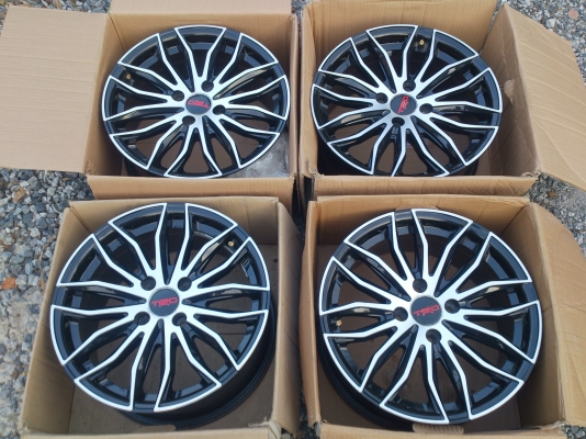 ขายแม็กเปล่าTRD 4รู100 ขอบ15 จำนวน 4 วง