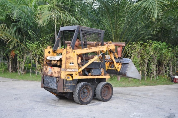 ขายBOBCAT TOYOTA 2SD สวยเดิมจากญี่ปุ่นยังไม่เคยใช้งานในไทย 79,000เท่านั้น