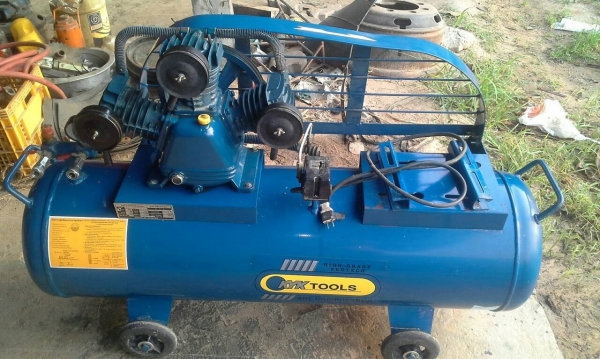 ขาย16500บาท ปั้มลมขนาด150ลิตร 3หัว มอเตอร์ 5 แรงไฟ380  ยี่ห้อปั้ม kyk คับสภาพสวยพร้อมใช้ ได้ตัวใหญ่มาเลยขายคับ ต่อรองได้เจ้าของเอง