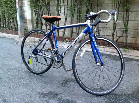 จักรยานเสือหมอบ merida รุ่น 880