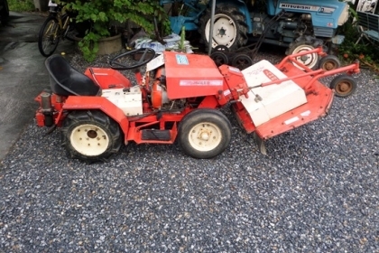 ขาย รถตัดหญ้า RB131  เครื่อง OREC GH 400 9.56 KW (13.0 PH ) แบบนั่งขับ เดินหน้า 3 เกียร์ ถอยหลัง 1 เกียร์ ใบตัดยกไฮโดรลิค สตาร์ทไฟฟ้า ราคา 65,000