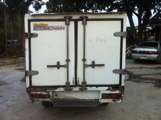 ขายตู้แห้ง isuzu    6000 บาท หรือแลกกับลูกกระบะ tfr ตอนเดียว