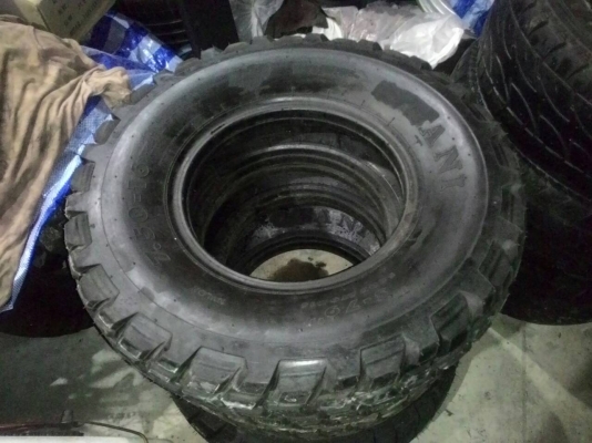 ยางจี๊ปทหาร 700 X 16 ของใหม่  superstone  ยางกองทัพ และลายฮัมวี่ s-79   หายากครับ ก.ไก่7.50-16 tubeless ไม่ต้องใช้ยางใน