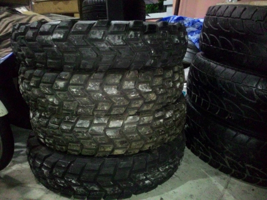 ยางจี๊ปทหาร 700 X 16 ของใหม่  superstone  ยางกองทัพ และลายฮัมวี่ s-79   หายากครับ ก.ไก่7.50-16 tubeless ไม่ต้องใช้ยางใน