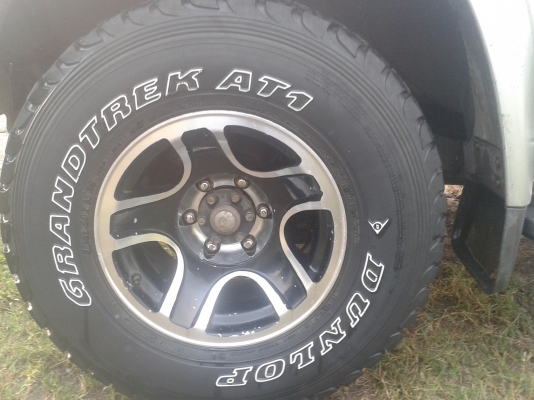 ขายยาง+แม็ก 31x10.50x15 สวยๆ