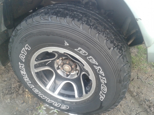 ขายยาง+แม็ก 31x10.50x15 สวยๆ