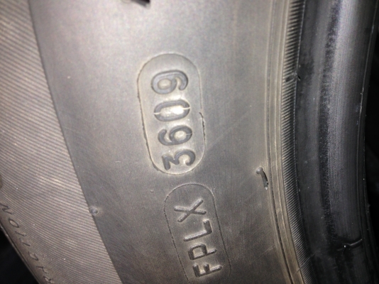 ยาง 215 x 60 R16 4เส้น