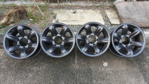 ขายMax เล็บเหยี่ยว  6รู 139  ขอบ15  ทำสีเทากัน สภาพใหม่ 100\%