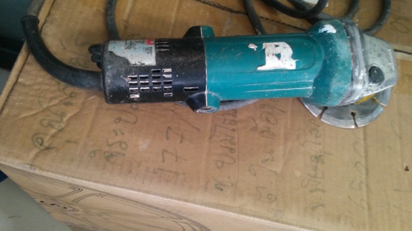 ขายหินเจีย  makita 9533 bl