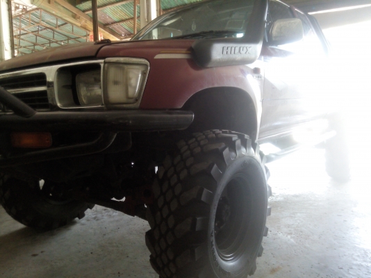 ขาย toyota  ln 111  4x4