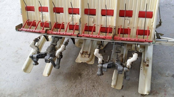 รถปลูกข้าวนั่งขับ YANMAR  เก่าญี่ปุ่น สภาพสวย เครื่องยนต์ติดง่าย สภาพพร้อมใช้งาน