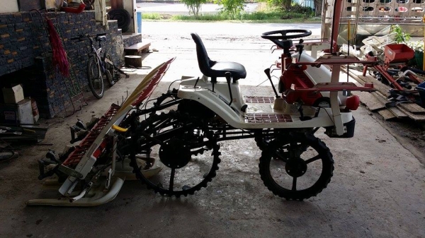 รถปลูกข้าวนั่งขับ YANMAR  เก่าญี่ปุ่น สภาพสวย เครื่องยนต์ติดง่าย สภาพพร้อมใช้งาน