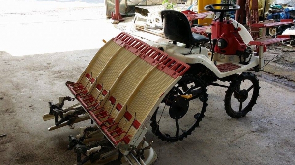 รถปลูกข้าวนั่งขับ YANMAR  เก่าญี่ปุ่น สภาพสวย เครื่องยนต์ติดง่าย สภาพพร้อมใช้งาน