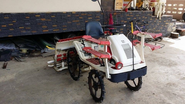 รถปลูกข้าวนั่งขับ YANMAR  เก่าญี่ปุ่น สภาพสวย เครื่องยนต์ติดง่าย สภาพพร้อมใช้งาน