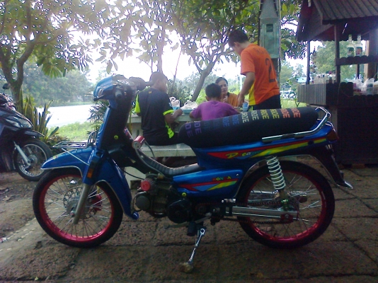 ขาย ดรีมเอ๊กเซลเครื่องเวฟ 125 เครื่องดี ไม่มีปัญหา สภาพพร้อมขี่ รถไม่มี ท.บ (ออกใบซื้อขายให้) ค่าตัว 13500 บาท