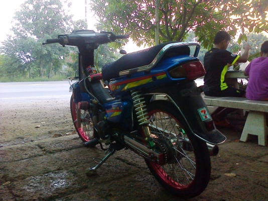 ขาย ดรีมเอ๊กเซลเครื่องเวฟ 125 เครื่องดี ไม่มีปัญหา สภาพพร้อมขี่ รถไม่มี ท.บ (ออกใบซื้อขายให้) ค่าตัว 13500 บาท