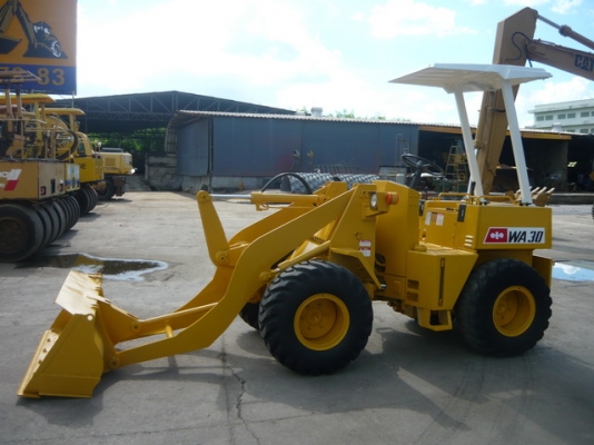 รถตักล้อยาง ขนาดครึ่งคิว Komatsu WA30 รถเก่านอกนำเข้าจากญีปุ่น พร้อมใช้งาน