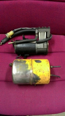 ขายครับ ปั๊มลม4คีบAISIN พร้อมถัง