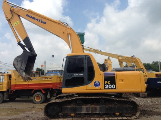 ขายด่วน komatsu pc200-6 เครื่องโคมัสสุ ไฟฟ้าครบ สภาพพร้อมลงงาน ติดต่อคุณเปิ้ล 081-3712233,081562314