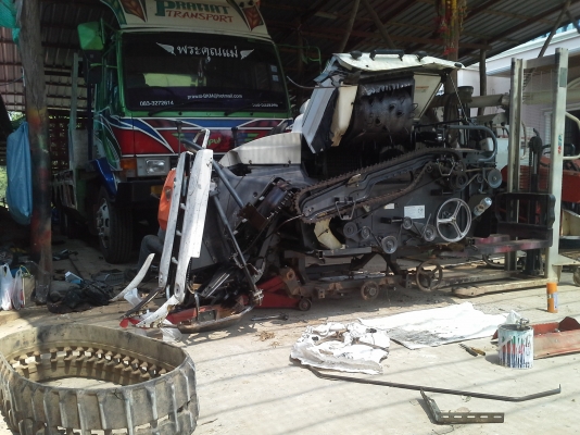 รับซ่อมรถเกี่ยวข้าว ใหญ่ เล็ก ทุกขนาด