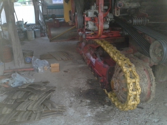 รับซ่อมรถเกี่ยวข้าว ใหญ่ เล็ก ทุกขนาด