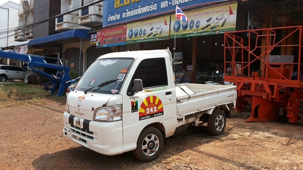***ขายแล้วครับขอบคุณ Truck2hand ขาย MINI TRUCK DAIHATSU HIJET S200P 650CC เบนซินหัวฉีด EFI เกียร์ธรรมดา พ.ธรรมดา แอร์ ล้อแม็ก เครื่องเสียง ช่วงล่างหนึบ คัสซีสวยไม่ปะไม่ดาม กระบะเหล็กเปิด3ด้าน สวยๆไม่ผุ ภายในเก๋งสวยสะอาด คอนโซลเต็ม CD-MP3 สีสันดี มีแตกมีลอ ***ขายแล้วครับขอบคุณ Truck2hand ขาย MINI TRUCK DAIHATSU HIJET S200P 650CC เบนซินหัวฉีด EFI เกียร์ธรรมดา พ.ธรรมดา แอร์ ล้อแม็ก เครื่องเสียง ช่วงล่างหนึบ คัสซีสวยไม่ปะไม่ดาม กระบะเหล็กเปิด3ด้าน สวยๆไม่ผุ ภายในเก๋งสวยสะอาด คอนโซลเต็ม CD-MP3 สีสันดี มีแตกมีลอ