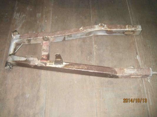 สวิงอาร์มหลังดิสน์เบรค TZRR พร้อมหางปลา สภาพดีแต่ยังไม่ได้พ่นสี 300 (รวมส่ง)