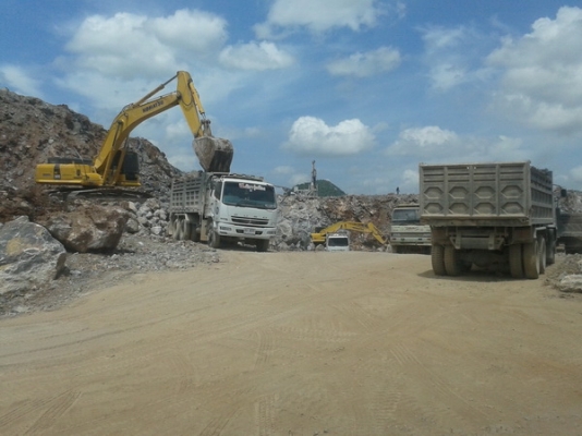 ขาย KOMATSU PC 300-8 พร้อมงานประจำในโรงโม่หิน ขาย KOMATSU PC 300-8 พร้อมงานประจำในโรงโม่หิน