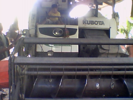 ขายรถเกี่ยวข้าวKUBOTA DC 95 อุ้ม