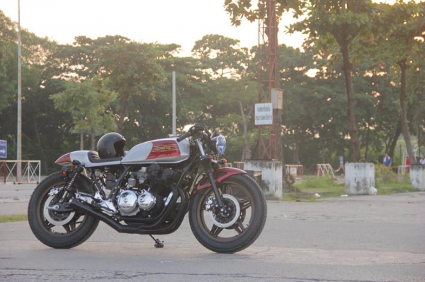 HONDA CB750
