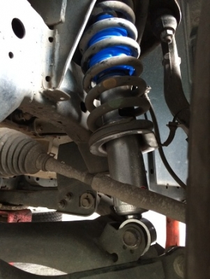 รับแก้ปัญหาช่วงล่าง รถกระบะ Navara by Shock Profender