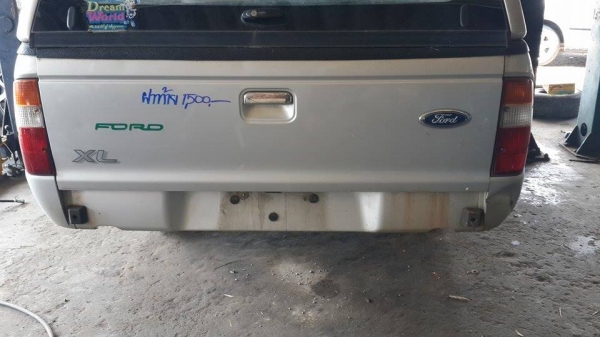 ฝาท้ายกระบะ