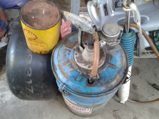 ตัวเติมน้ำมันเฟืองท้าย-เกียถังสีฟ้าขายครับ 1000 บาท