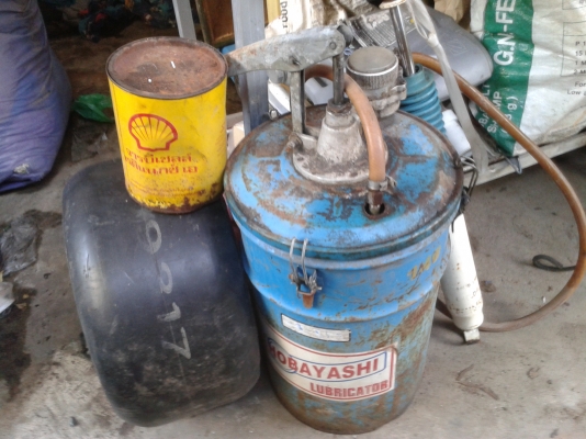 ตัวเติมน้ำมันเฟืองท้าย-เกียถังสีฟ้าขายครับ 1000 บาท