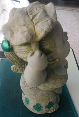 ตุ๊กตาประดับบ้านหรือร้านกาแฟ สภาพสวยน่ารัก มีสองตัว สูงประมาณ 1 ฟุต สนใจโทรมาคุยกันครับ