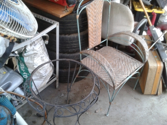 งานเหล็กดัดครับชุดนี้ 1500 ครับขาดกระจก