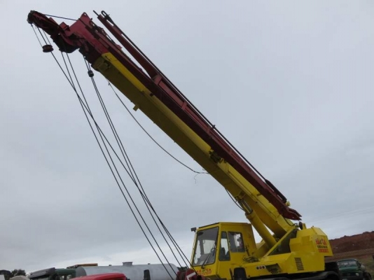 ขายรถเครน TANADO TR250M-5 ราคา 3000000 ขายรถเครน TANADO TR250M-5 ราคา 3000000